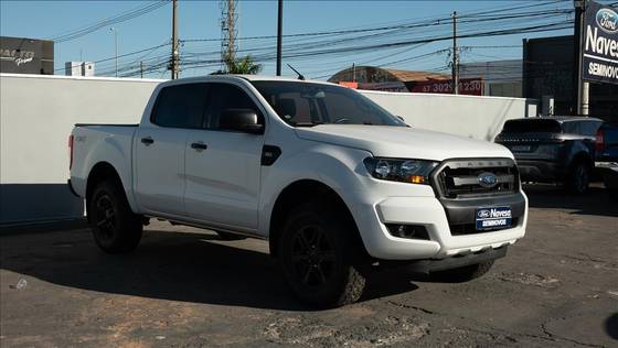 FORD RANGER 2.2 XLS 4X4 CD 16V DIESEL 4P MANUAL FORD RANGER 2.2 XLS 4X4 CD 16V DIESEL 4P MANUAL
